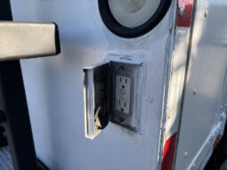 
										2006 Freightliner M2 106 full									