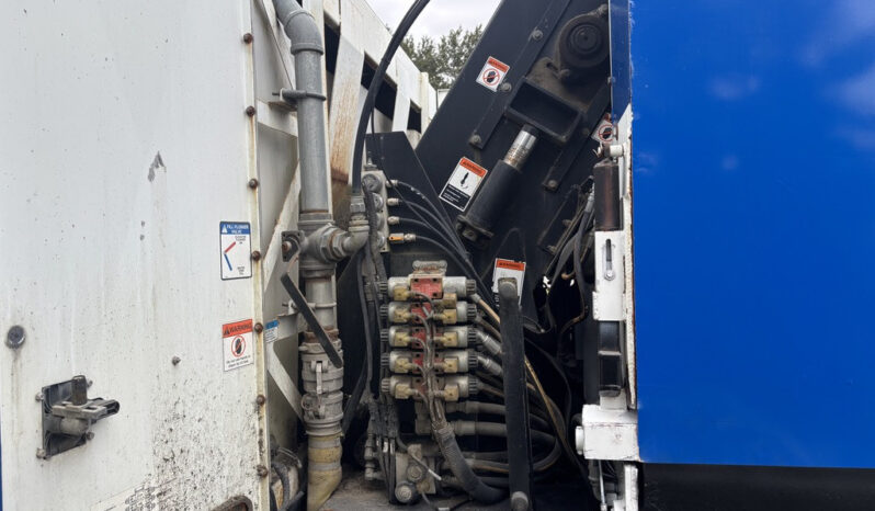 
								2013 International DuraStar full									