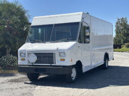 
										2011 Ford E-450 Super Duty full									