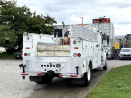 
										2005 Freightliner M2 106 full									