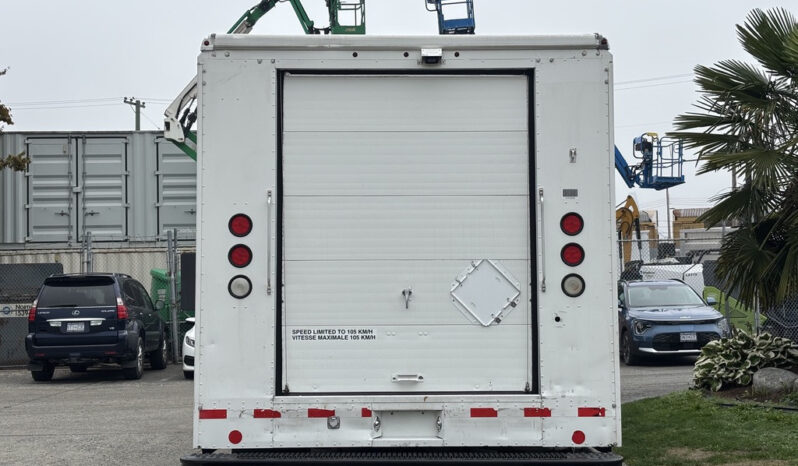 
								2012 Ford E-450 Super Duty full									