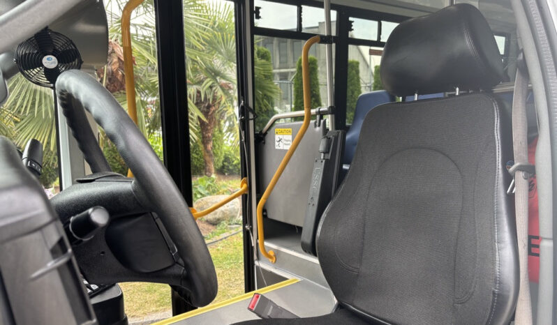 
								2020 Chevrolet Express 4500 full									