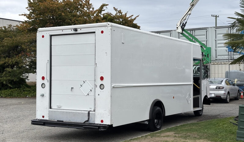 
								2018 Ford E-450 Super Duty full									