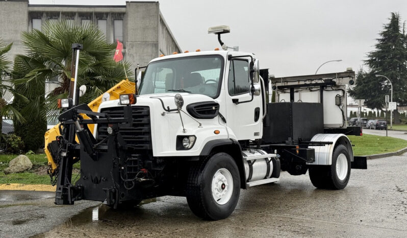
								2016 Freightliner 108SD full									