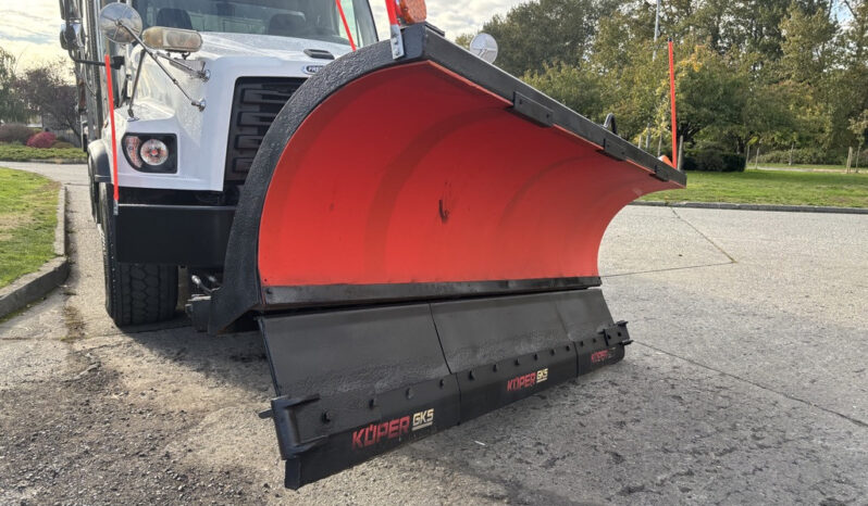 
								2013 Freightliner 114SD full									