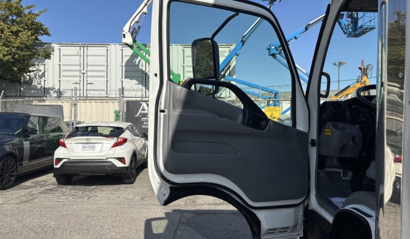 
								2018 Hino 195 full									