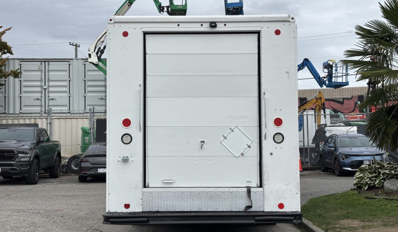 
								2018 Ford E-450 Super Duty full									