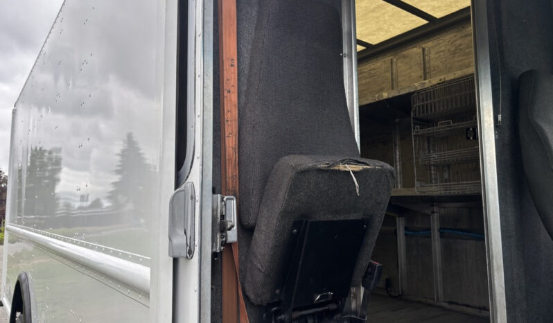 
								2011 Ford E-450 Super Duty full									