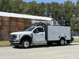 
										2023 Ford F-550 Super Duty full									