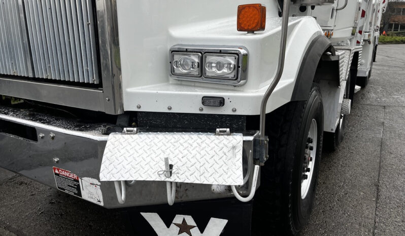 
								2011 Western Star 4900 full									