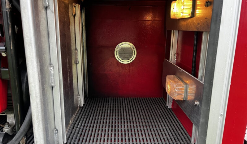 
								1995 Freightliner M2 106 full									