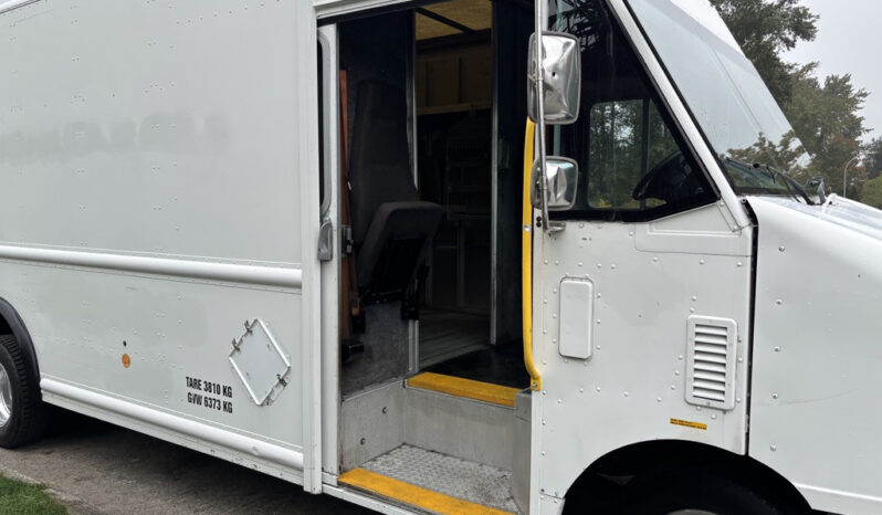 
								2012 Ford E-450 Super Duty full									