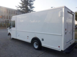 
										2006 Ford E-450 Econoline Super Duty full									