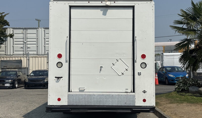 
								2018 Ford E-450 Super Duty full									