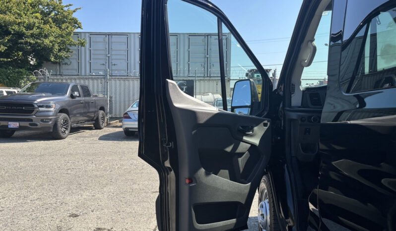 
								2025 Ford Transit full									