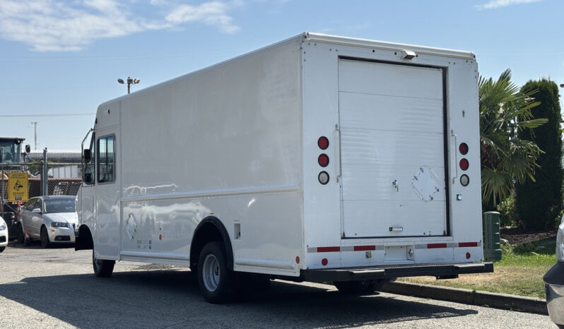 
								2012 Ford E-450 Super Duty full									