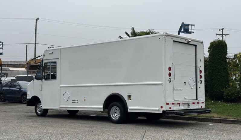 
								2012 Ford E-450 Super Duty full									
