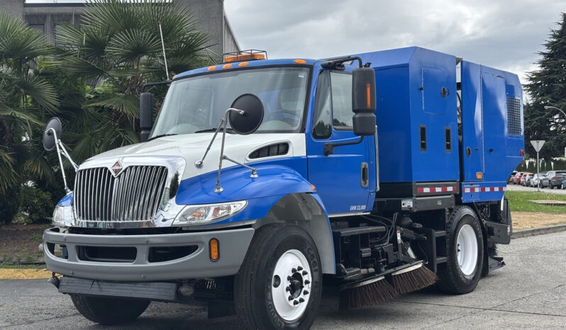 
								2013 International DuraStar full									