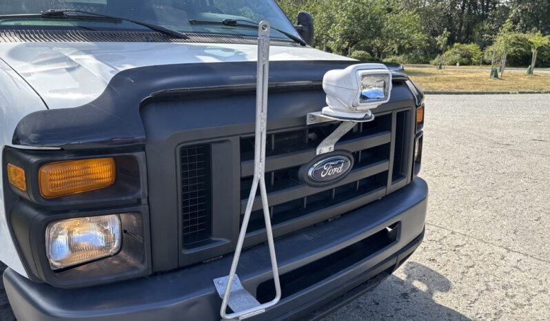 
								2012 Ford E-350 full									
