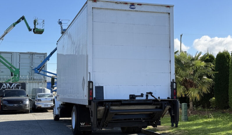 
								2012 Freightliner M2 106 full									