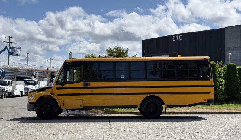
								2011 Freightliner M2 106 full									