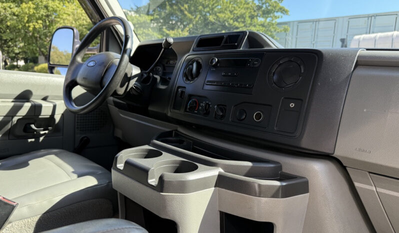
								2013 Ford Econoline full									