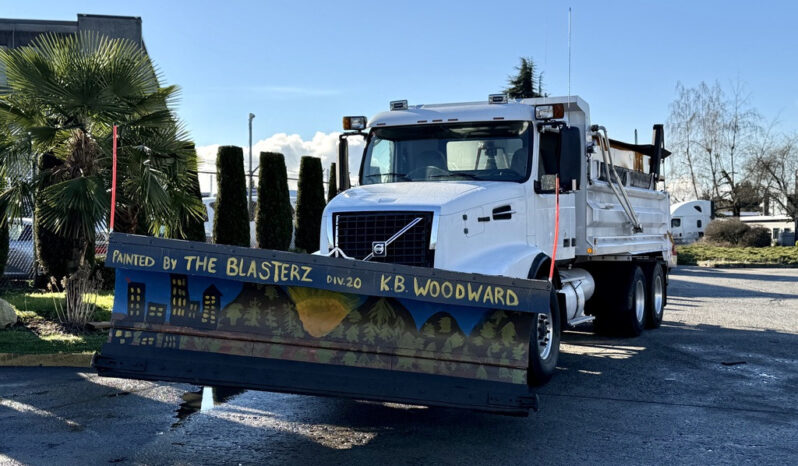 
								2005 Volvo VHD full									