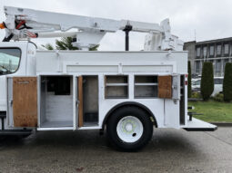 2005 Freightliner M2 106