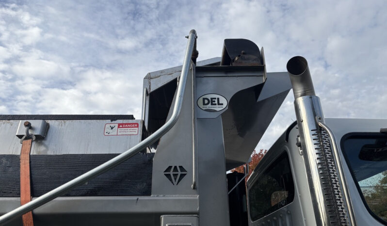 
								2013 Freightliner 114SD full									