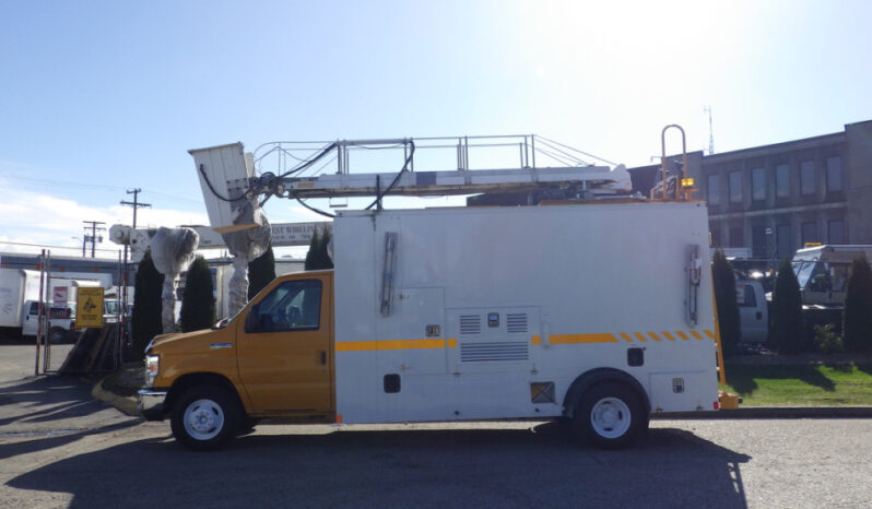 
								2015 Ford E-450 Super Duty full									