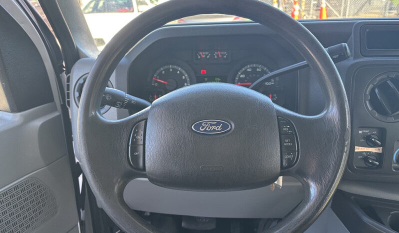 
								2013 Ford Econoline full									