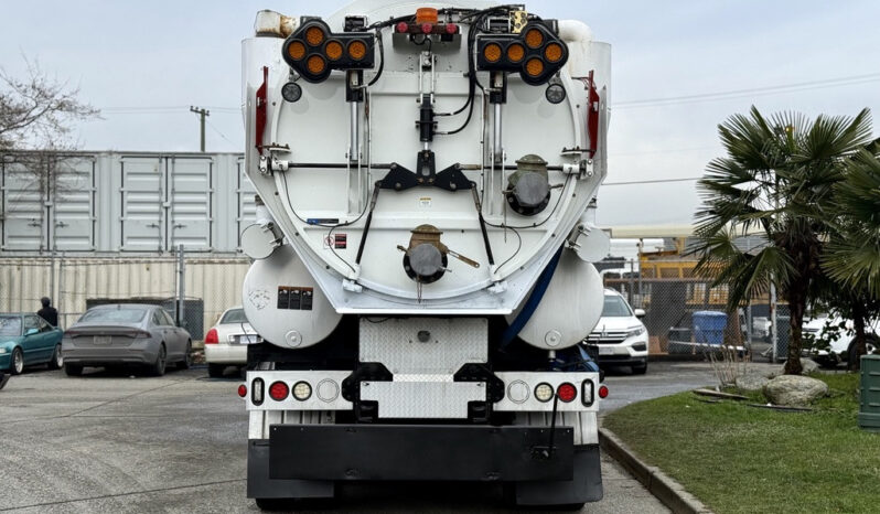
								2013 International WorkStar full									