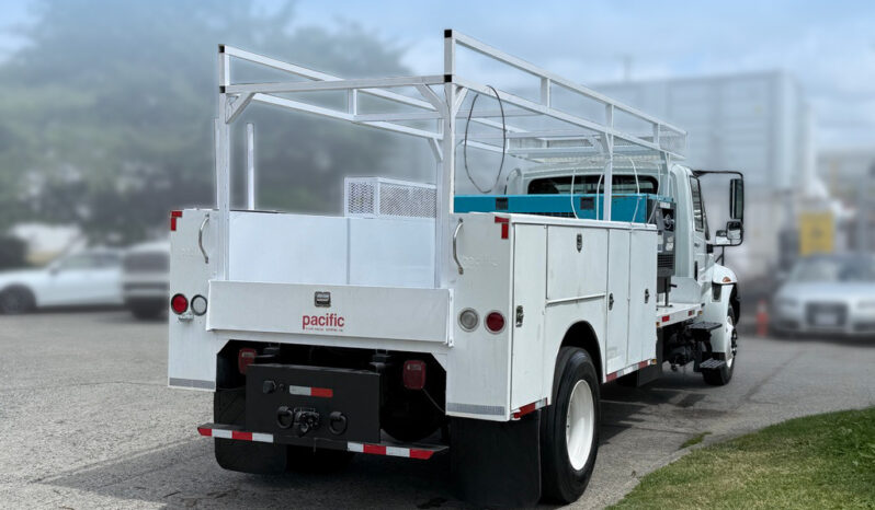 
								2011 International 4300 full									