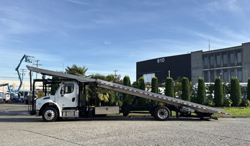 
								2022 Freightliner M2 106 full									