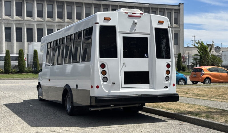 
								2020 Chevrolet Express 4500 full									