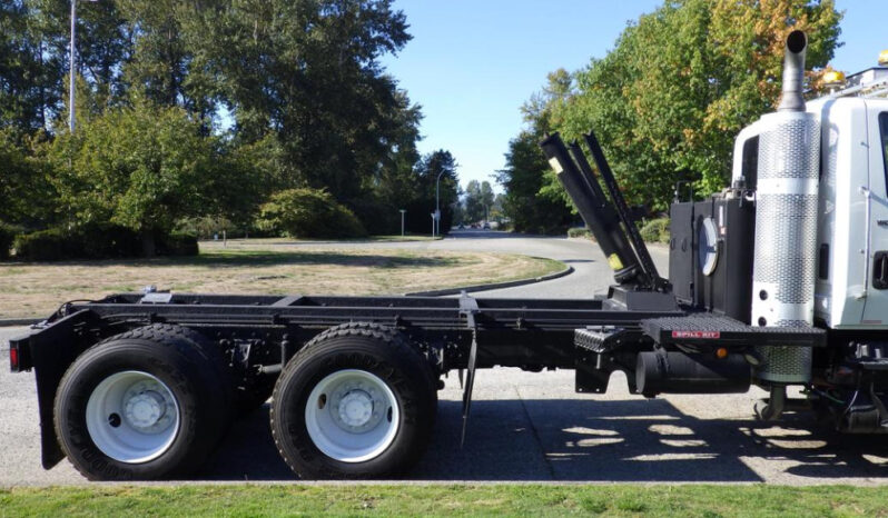 
								2012 International 7400 full									