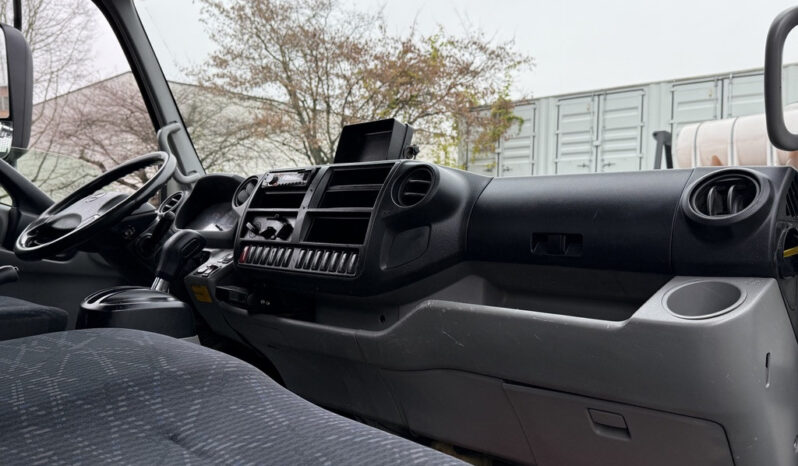 
								2015 Hino 195 full									