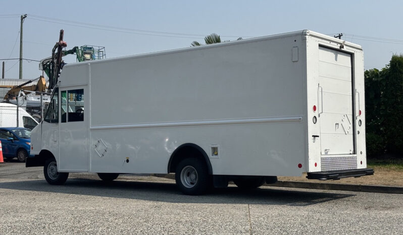 
								2018 Ford E-450 Super Duty full									