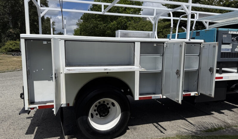 
								2011 International 4300 full									