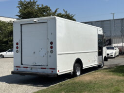 
										2012 Ford E-450 Super Duty full									
