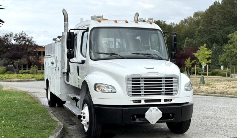
								2005 Freightliner M2 106 full									