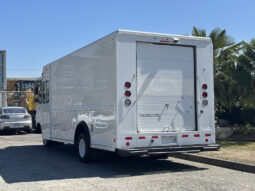 
										2011 Ford E-450 Super Duty full									