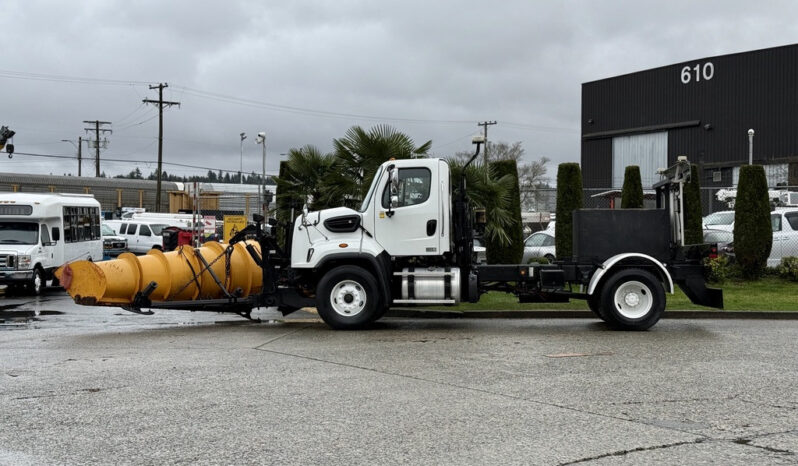 
								2016 Freightliner 108SD full									