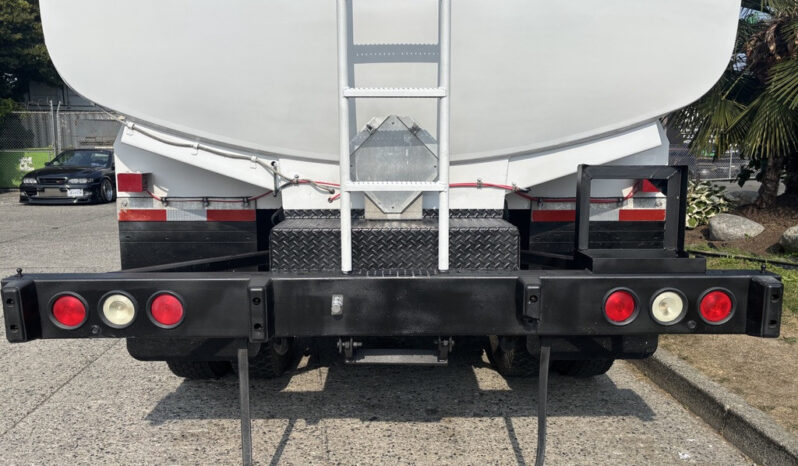
								2010 Freightliner M2 106 full									