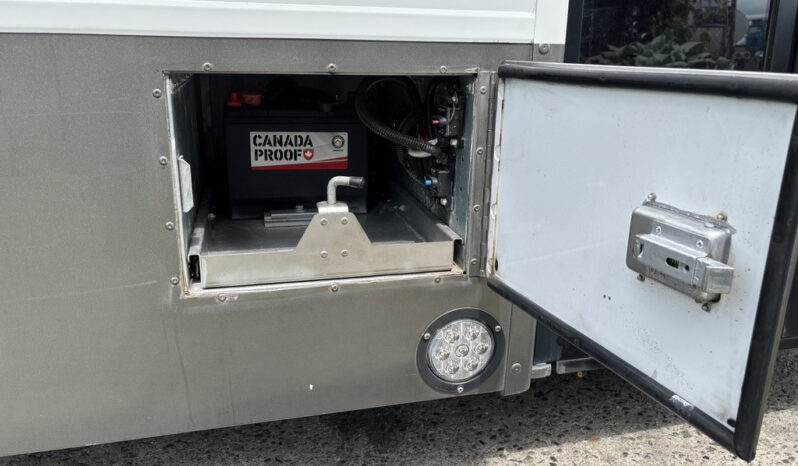 
								2020 Chevrolet Express 4500 full									