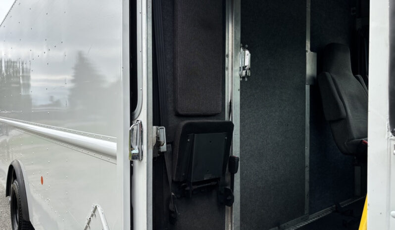 
								2018 Ford E-450 Super Duty full									