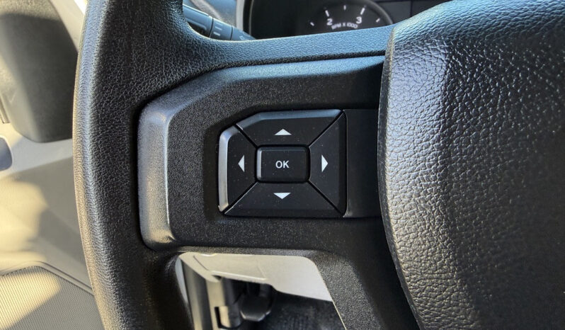 
								2017 Ford F-550 Super Duty full									