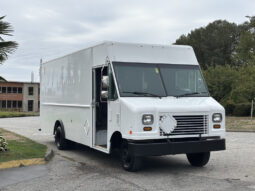 
										2018 Ford E-450 Super Duty full									