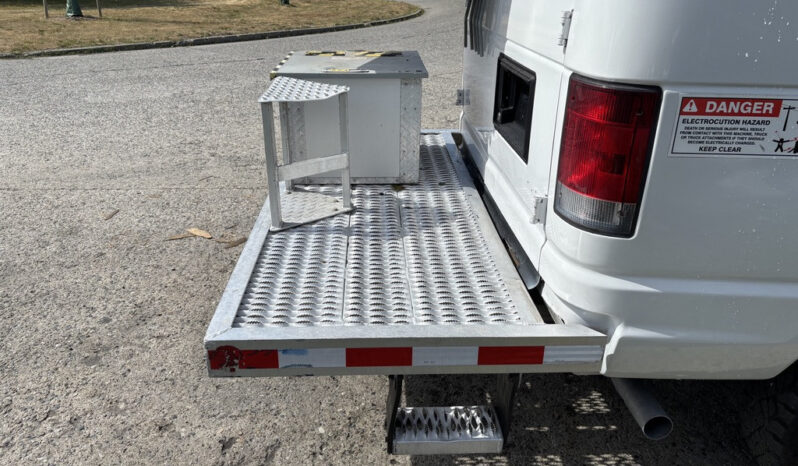 
								2012 Ford E-350 full									