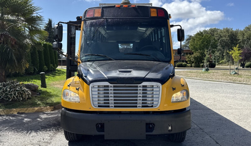 
								2011 Freightliner M2 106 full									